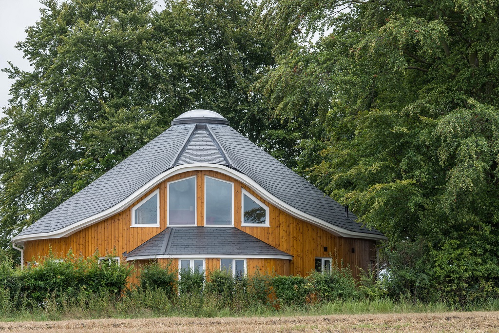 Natural slates for Cambridgeshire round house